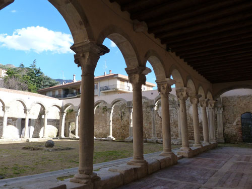 veduta dell'ex Chiostro di San Francesco - SANT'ANGELO DI BROLO - inserita il 24-Mar-11