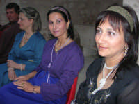  Festeggiamenti Maria SS. dei Miracoli - All'interno del Castello, aspettando che abbia inizio Il Corteo dei Conti di Modica - 20 giugno 2008  - Alcamo (916 clic)